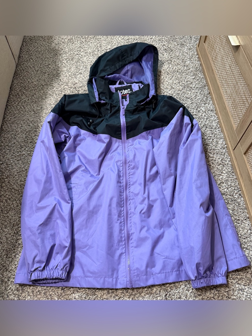 Women’s totes purple and black colorblock full-zip hooded windbreaker size M